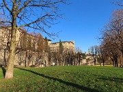 51 Viale delle mura alberato con vista sul Seminario 
